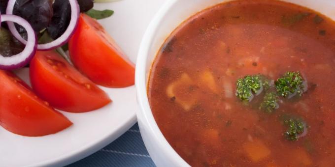 zupy warzywne: zupa pomidorowa z papryką