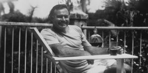 W rzeczywistości przychodzi niespodziewany sukces: przykład Ernest Hemingway