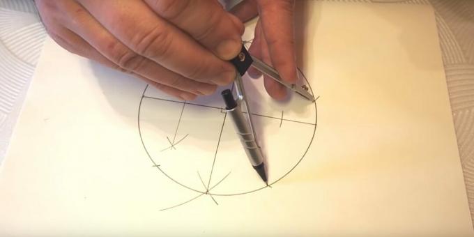 Jak narysować pięcioramienną gwiazdę: zrób kropki na dole