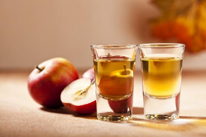 nalewki alkoholowe: calvados apple