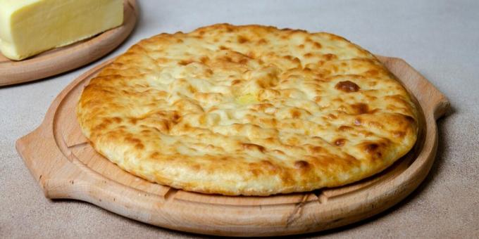 Osetyjskie ciasto kefirowe z twarogiem i serem